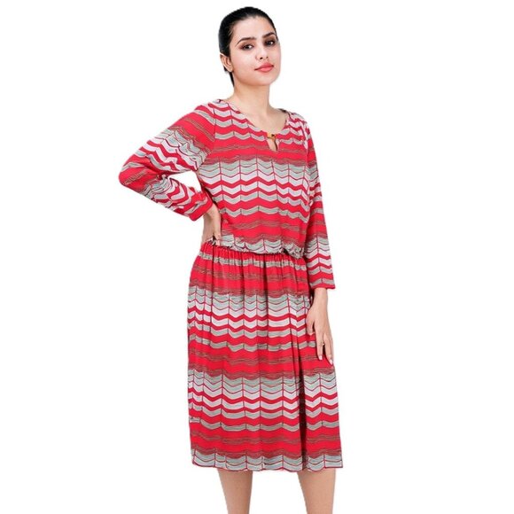 Jessica Howard Dresses & Skirts - Jessica Howard Chevron Midi Dress Coral Gray Zip Back Long Sleeve Lined Size 14